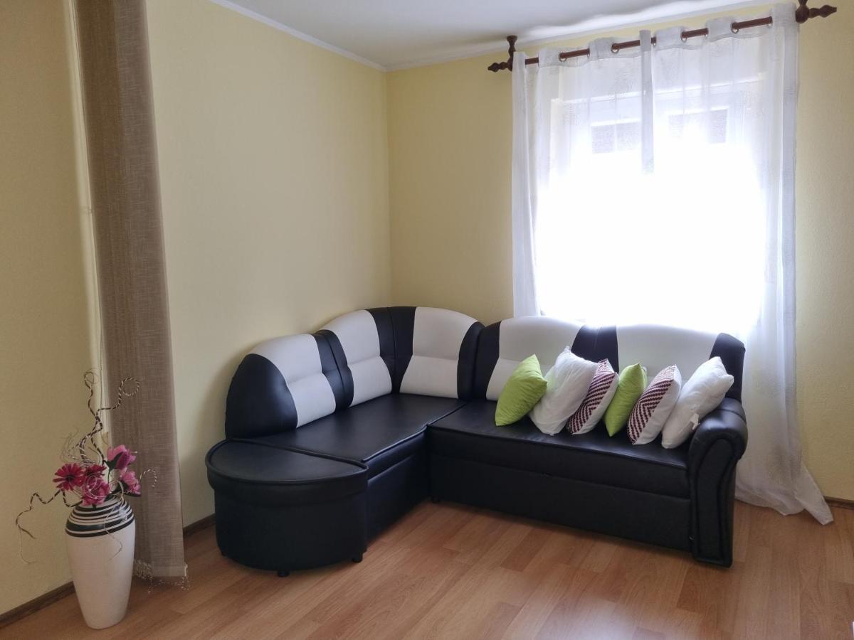 Apartment Sanja Pazin Exterior photo